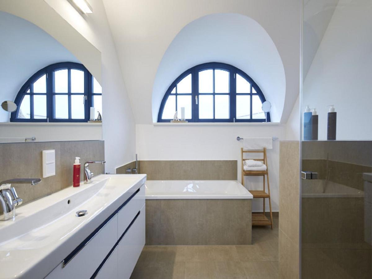 Reetland Am Meer - Premium Reetdachvilla Mit 3 Schlafzimmern, Sauna Und Kamin F14 Dranske Exterior photo